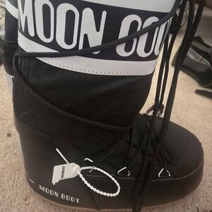 Moon Boot Black Snow Boots